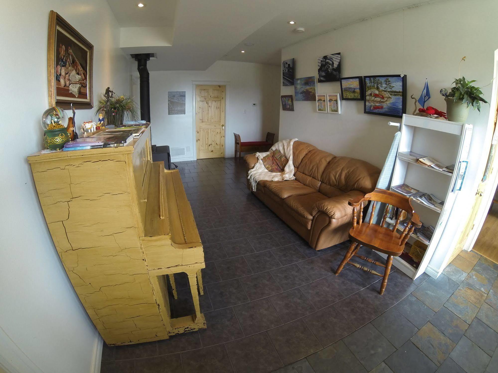 The Fiddle And The Sea Bed And Breakfast Port Hood ภายนอก รูปภาพ